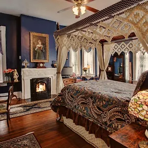 mcmillan-inn.top-hotels-in-savannah.com/